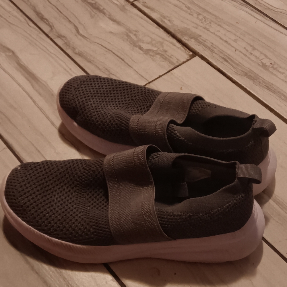 Grey athletic sneakers 8 in mens